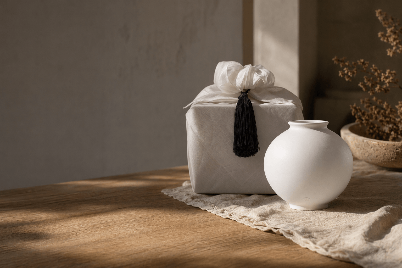 Yido Ceramics gift-ready Moon Jar vase wrapped for gifting
